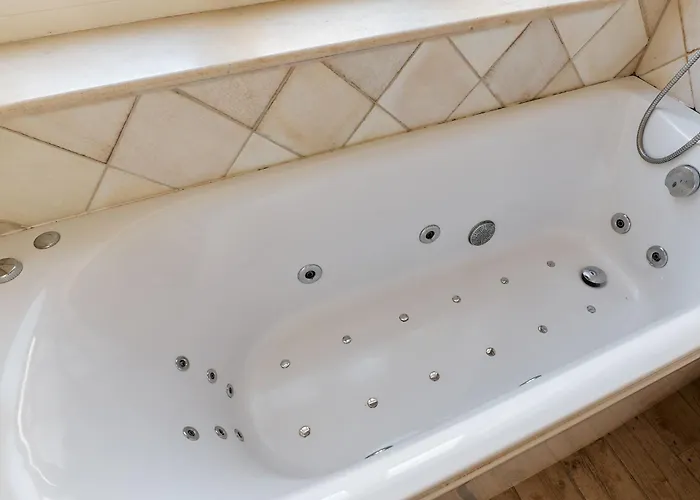 Stabu Seta Aparthotel 3*