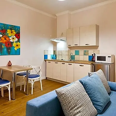 Stabu Seta Aparthotel 3*